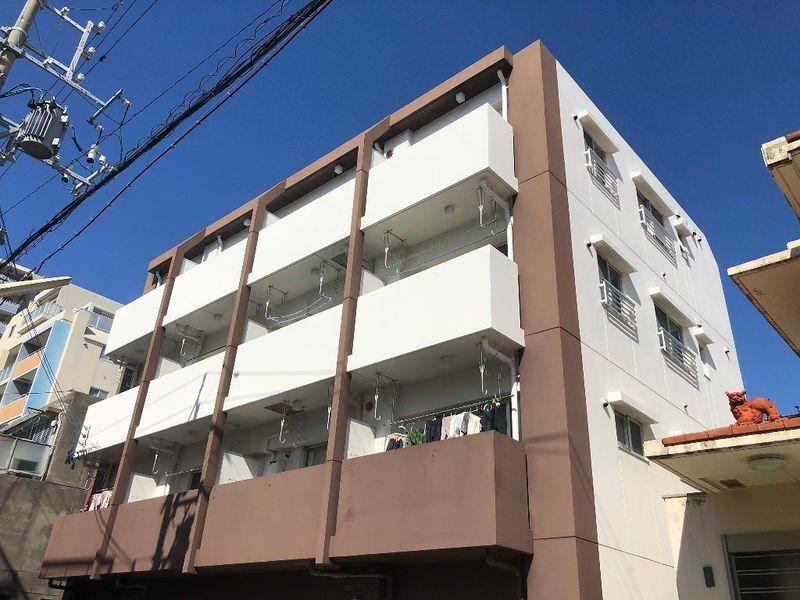Modern 1DK Apartment for Rent in Naha, Okinawa - Near Kenchomae Station - Thumbnail 4