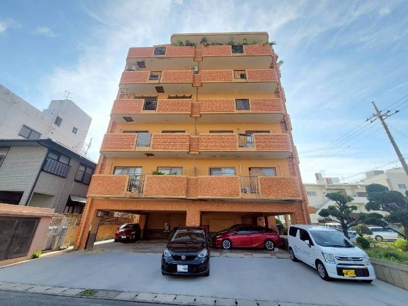 Renovated 3LDK Apartment in Lions Mansion Mashiki, Ginowan - Image 1