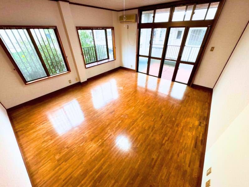 5LDK Red-Tiled House in Shuri, Naha | 5 Parking Spaces - Thumbnail 3