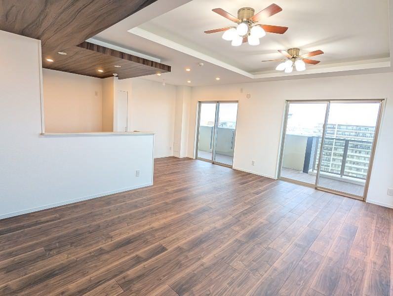 Milco Mansion Akebono Sea Front View Penthouse in Naha - Thumbnail 3