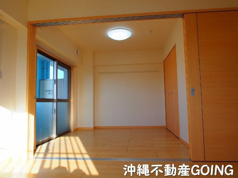 Ocean Blue II 2LDK Apartment for Rent in Yonabaru, Okinawa - Thumbnail 3