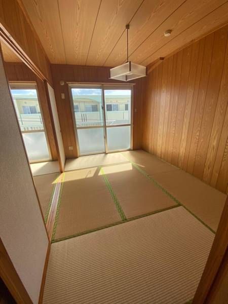 2LDK Apartment for Rent in Tomigusuku, Okinawa | 48,000 Yen - Thumbnail 4