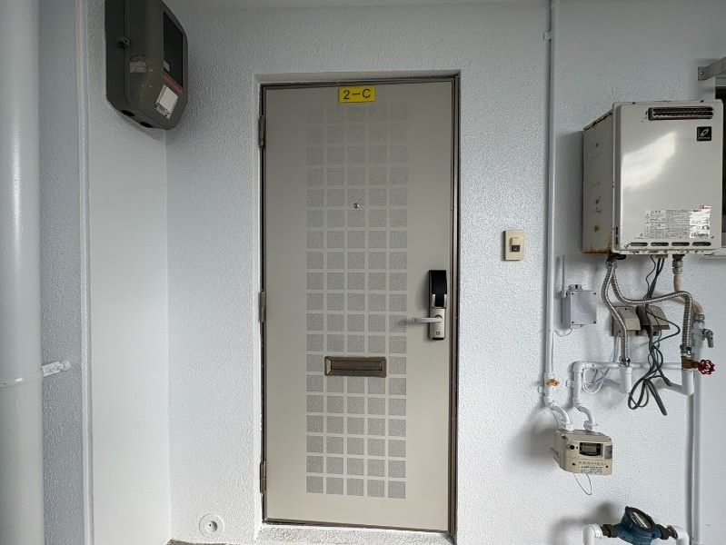 Hermit House III 1K Apartment for Rent in Okinawa City - Thumbnail 3