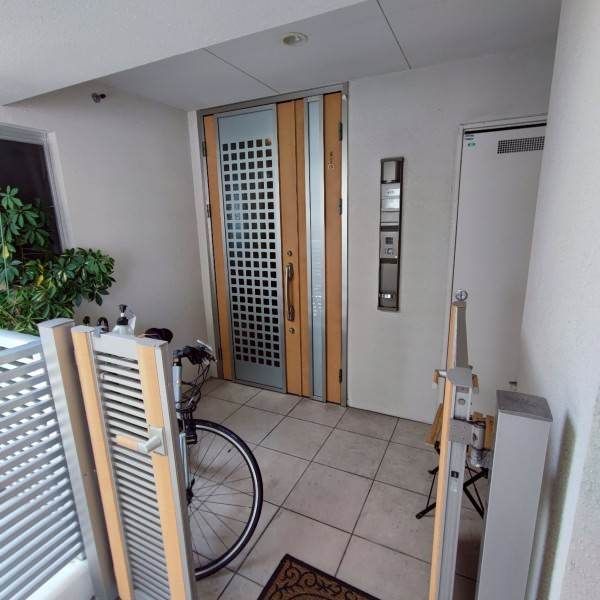 Top-Floor 3LDK Apartment in Naha with High Ceilings & Balcony - Thumbnail 4