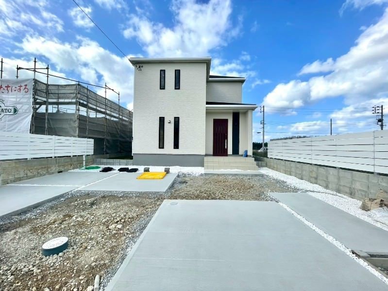New 4LDK House in Yomitan Village Okinawa with 3 Car Parking - Thumbnail 3