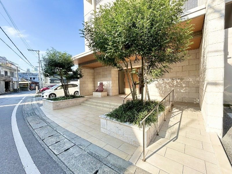Lions Naha Mihara Grand Fort 3LDK Apartment for Sale in Naha - Thumbnail 3