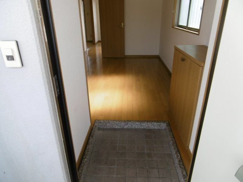 2LDK Apartment for Rent in Chatan, Okinawa - 51.33 sqm - Thumbnail 2