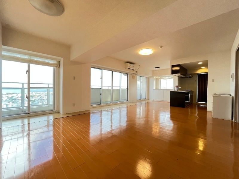 Mio Bien Nakasone 2LDK Apartment for Sale in Okinawa City - Thumbnail 3