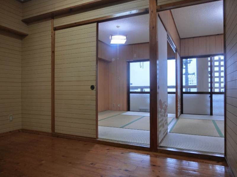 2DK Apartment for Rent in Yomitan Village, Okinawa - Thumbnail 4