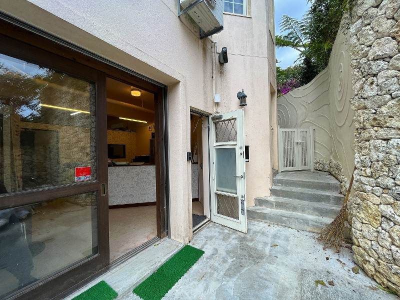 Ocean View Estate with Restaurant in Nanjo City, Okinawa - Image 1