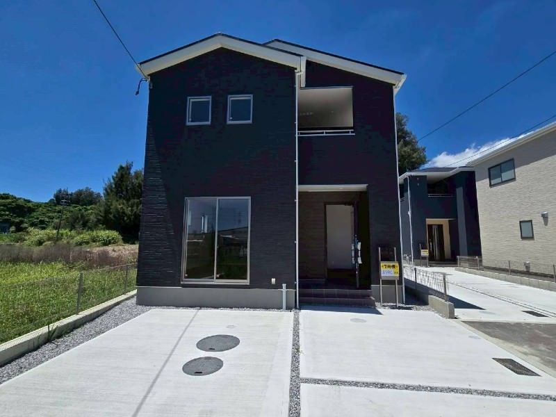 New 3LDK House for Sale in Uruma, Okinawa - 108.47 sqm - Thumbnail 2