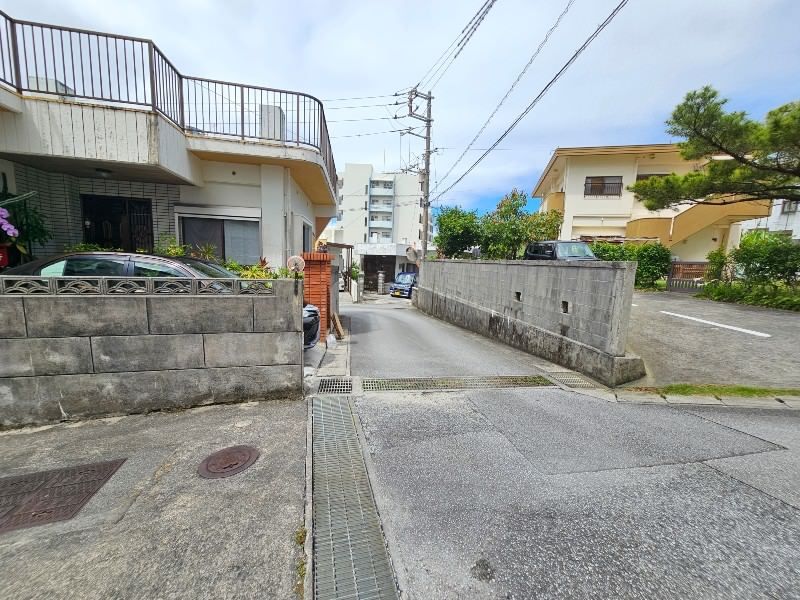 Renovated 3LDK Apartment for Sale in Okinawa City - Thumbnail 3