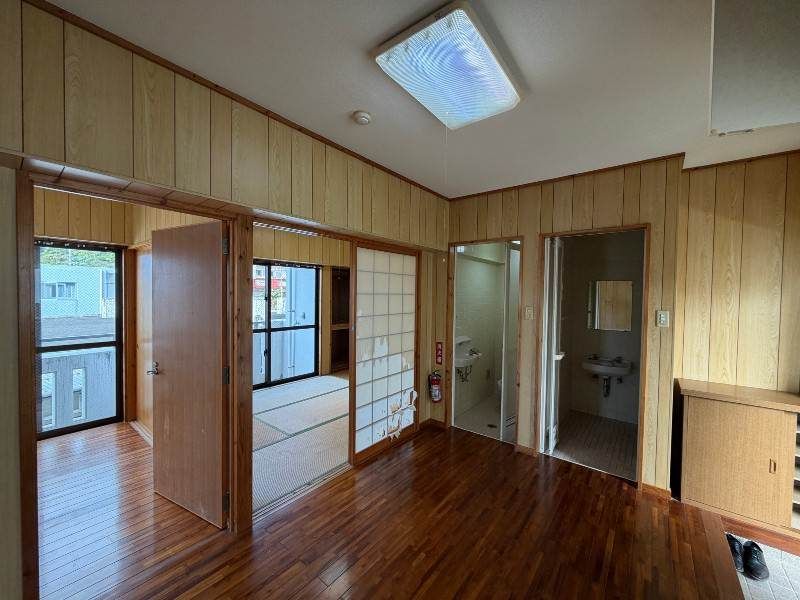 3DK Apartment for Rent in Onaga, Nishihara Town, Okinawa - Thumbnail 4