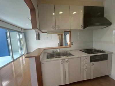 Beachfront House in Onna Village, Okinawa — Image 1, Onna, Okinawa