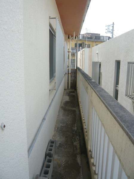 2DK Apartment for Rent in Makishi, Naha City, Okinawa - Thumbnail 3