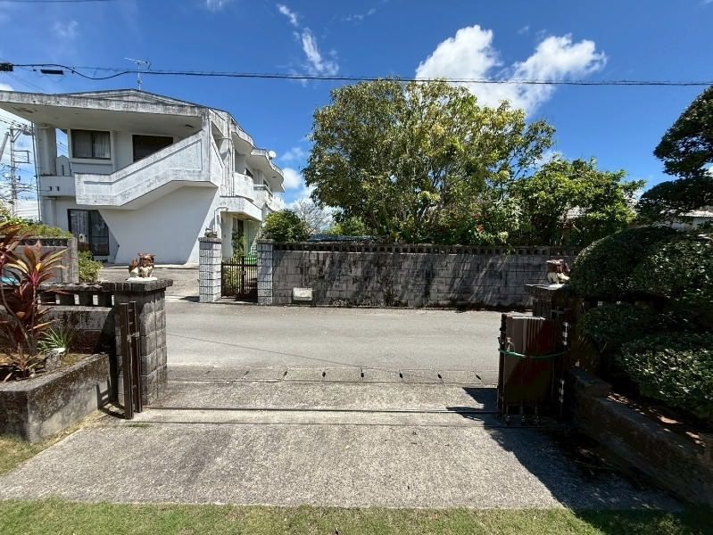 3LDK Single-Story House with Garden in Nago, Okinawa - Thumbnail 3