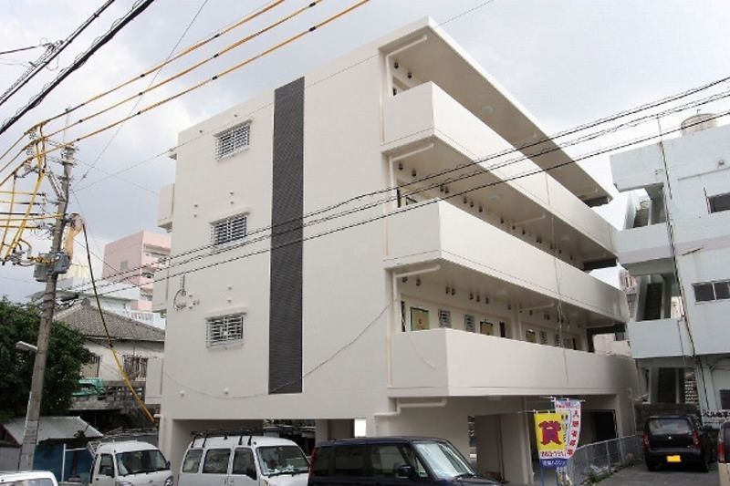 Gardenia Naha Pet-Friendly 1K Apartment for Rent in Tsubogawa - Thumbnail 2