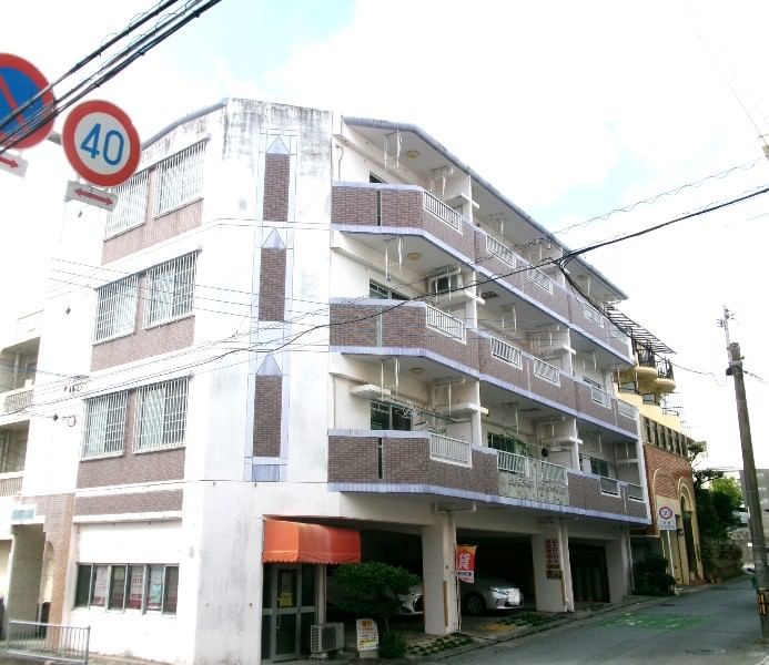 Maison Lasalle 2LDK Apartment for Rent in Naha City, Okinawa - Thumbnail 2