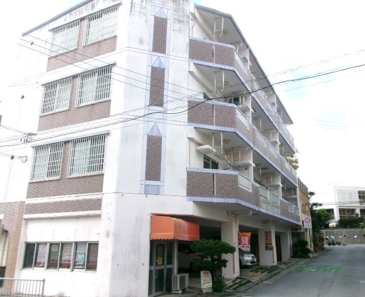Maison Lasalle 2LDK Apartment for Rent in Naha City, Okinawa - Thumbnail 3