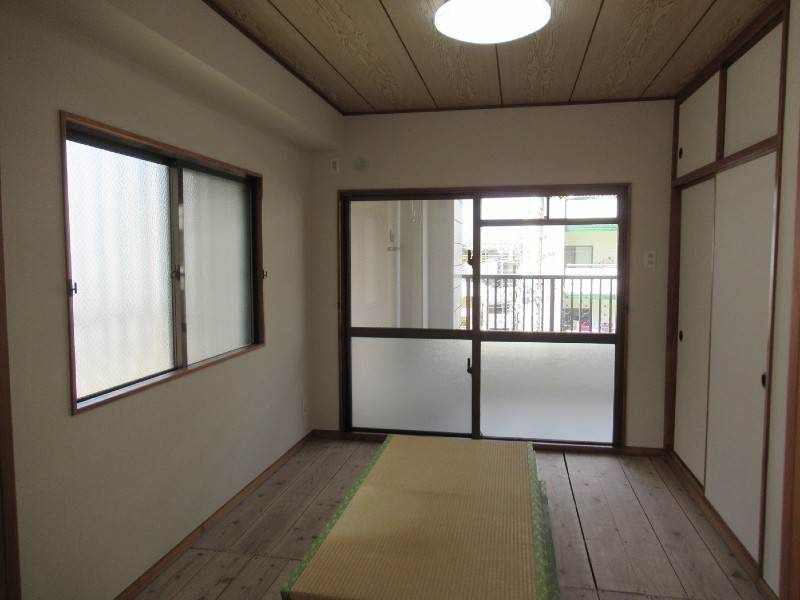 3LDK Apartment for Rent in Urasoe, Okinawa with Free Internet - Thumbnail 3