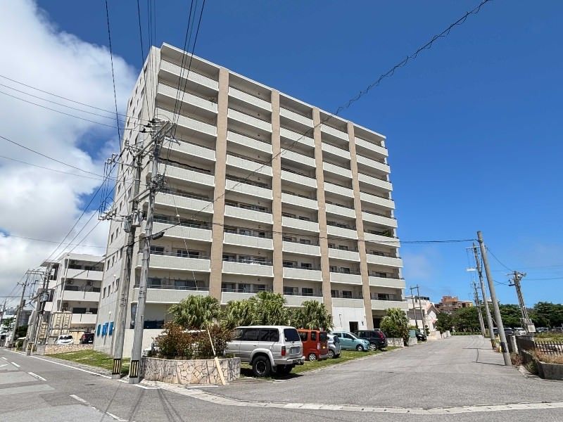 Ocean View 2LDK Apartment for Sale in Ishigaki, Okinawa - Thumbnail 2