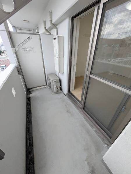 1K Apartment for Rent in Ginowan, Okinawa with Free Internet - Thumbnail 2