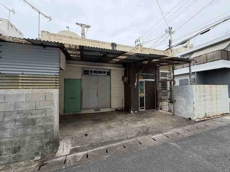 4DK Corner Lot House for Sale in Naha Yomitan, Okinawa - Thumbnail 4