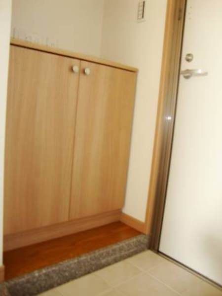 2LDK Apartment for Rent in Nanjo City, Okinawa with 2 Free Parking - Thumbnail 4