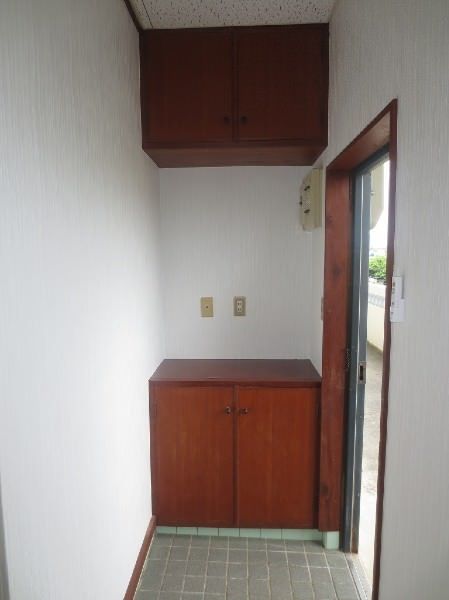 2LDK Apartment for Rent in Uruma City, Okinawa | Near Shopping - Thumbnail 3