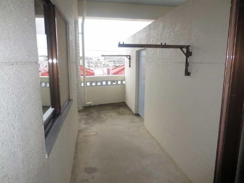 2LDK Apartment for Rent in Uruma City, Okinawa | Near Shopping - Thumbnail 2