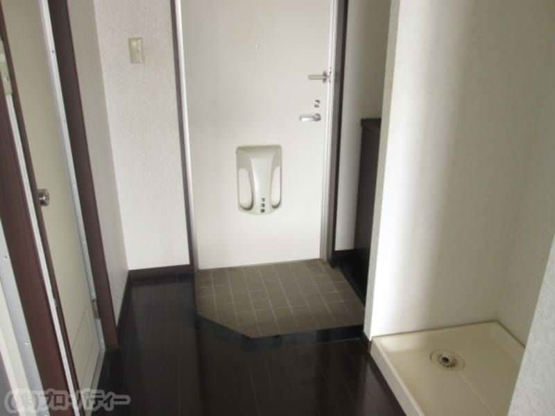 1R Apartment for Rent in Ameku, Naha - 50,000 Yen - Thumbnail 4