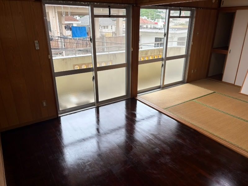 3DK Apartment for Rent in Tomigusuku City, Okinawa - Thumbnail 3