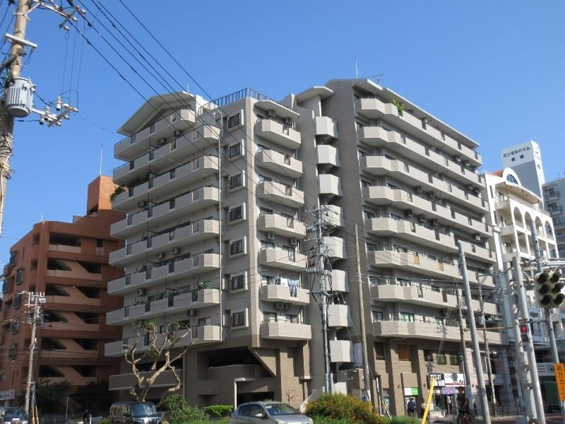 3LDK Condo for Sale in Naha, Okinawa - Near Bus Center - Thumbnail 2