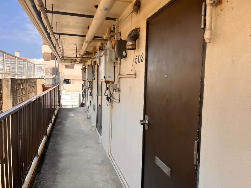 Tomari Kita Heights 1R Apartment with Sea View in Naha - Thumbnail 2