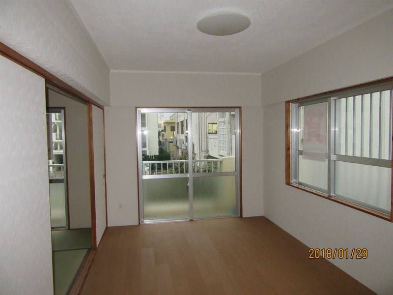 Refurbished 1LDK Apartment for Rent in Uruma City, Okinawa - Thumbnail 2