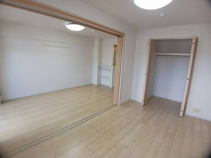 1LDK Apartment for Rent in Uruma City, Okinawa with Free Internet - Thumbnail 4