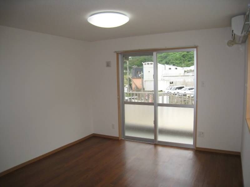 Glendale I 1K Apartment for Rent in Nanjo City, Okinawa - Thumbnail 2