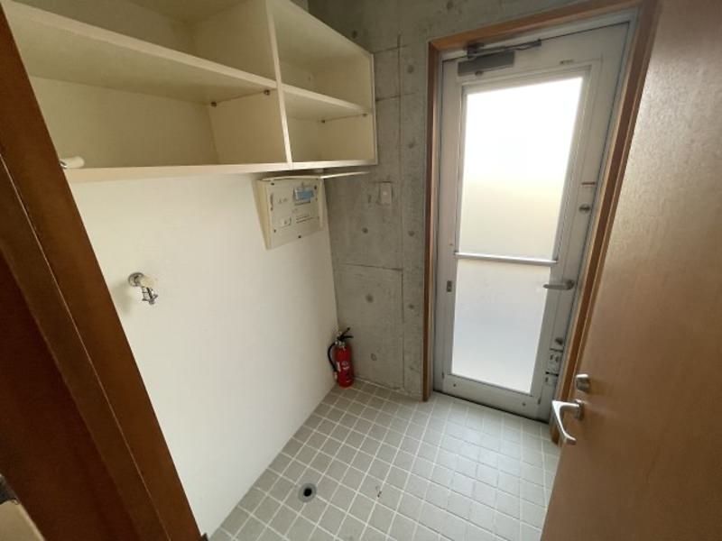 Spacious 3LDK Apartment for Rent in Ginowan City, Okinawa - Thumbnail 2