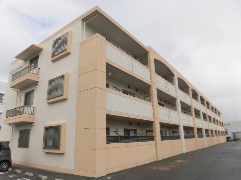 2DK Apartment for Rent in Yonabaru, Okinawa - 46.53m² - Thumbnail 3