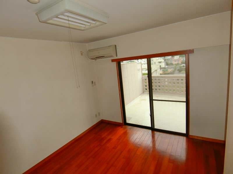 Sky Heights 1LDK Apartment for Rent in Uruma City, Okinawa - Thumbnail 4