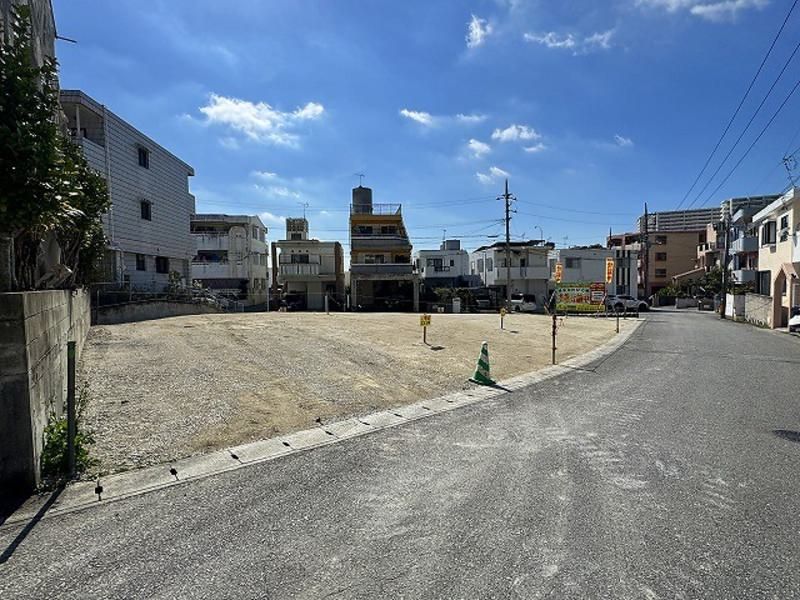 107.8 sqm Building Plot in Tomigusuku, Okinawa for Custom RC Home - Image 1