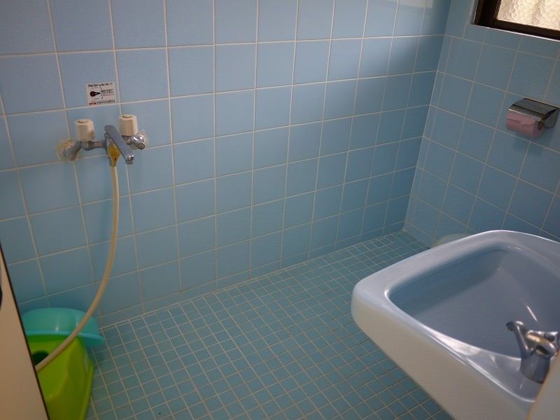 1R Apartment for Rent in Ginowan, Okinawa - 30,000 Yen - Thumbnail 3