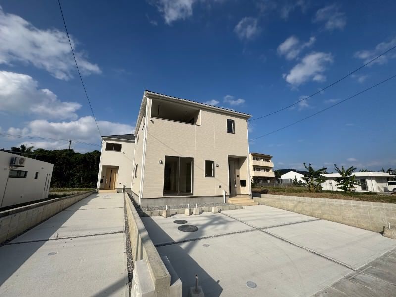New 4LDK House in Nanjo City, Okinawa with 3 Parking Spaces - Thumbnail 3