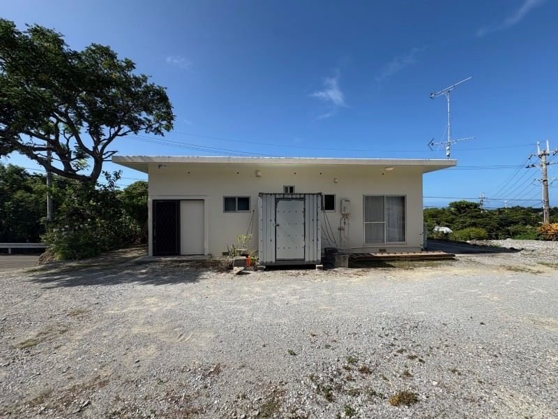 2LDK House with Office in Nakijin Village, Okinawa - Thumbnail 4