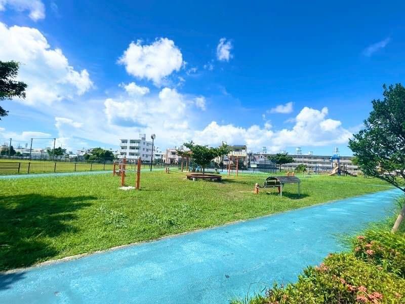Land for Sale in Itoman, Okinawa with Block Warehouse - Thumbnail 3
