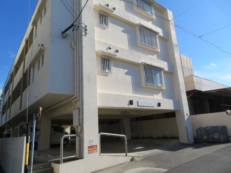 1K Apartment for Rent in Itoman, Okinawa - 25m² - Thumbnail 2