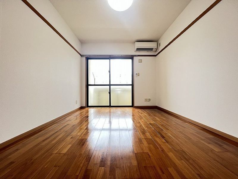 1R Apartment for Rent in Tomigusuku, Okinawa - 27.56 sqm - Thumbnail 3