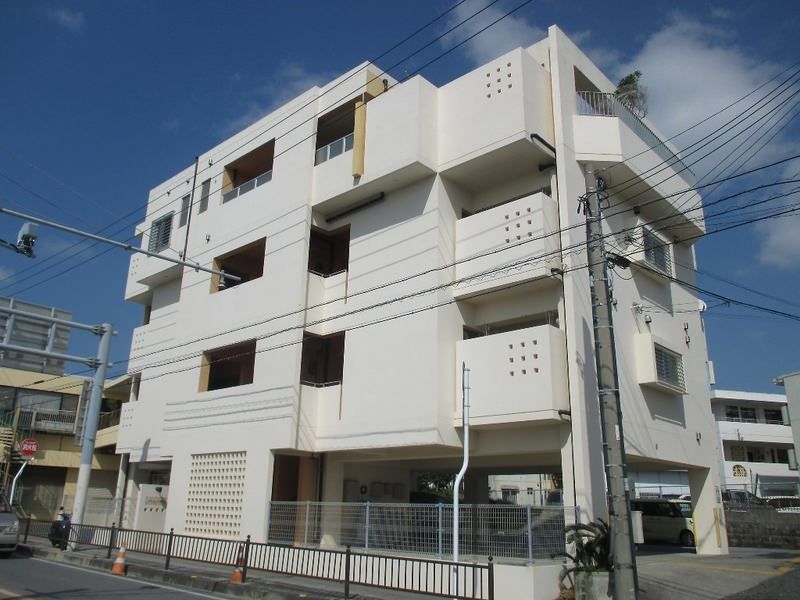 Mio Vita 2LDK Apartment for Rent in Tomigusuku, Okinawa - Thumbnail 2