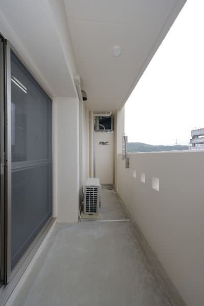 New 1LDK Apartment for Rent in Okinawa City with Pet Options - Thumbnail 3