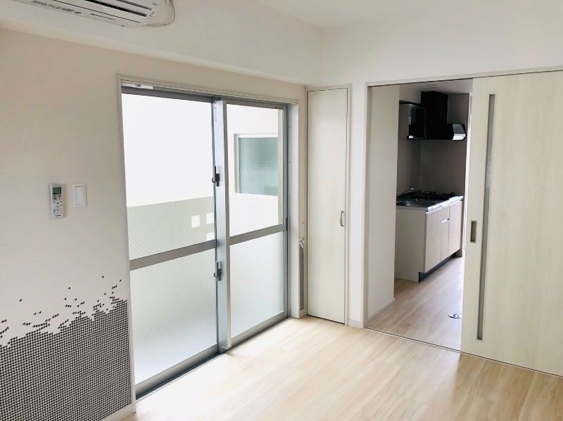 1K Apartment for Rent in Uruma City, Okinawa with Zero Deposit - Thumbnail 4
